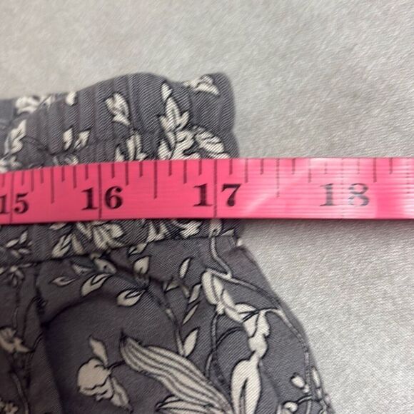 Gap Gray Floral Pull On Elastic Waist High Rise Cropped Pants Large Pockets - Picture 8 of 10